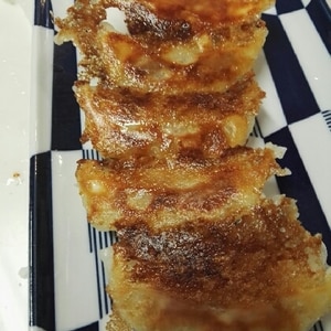 味付けは味噌！焼き餃子